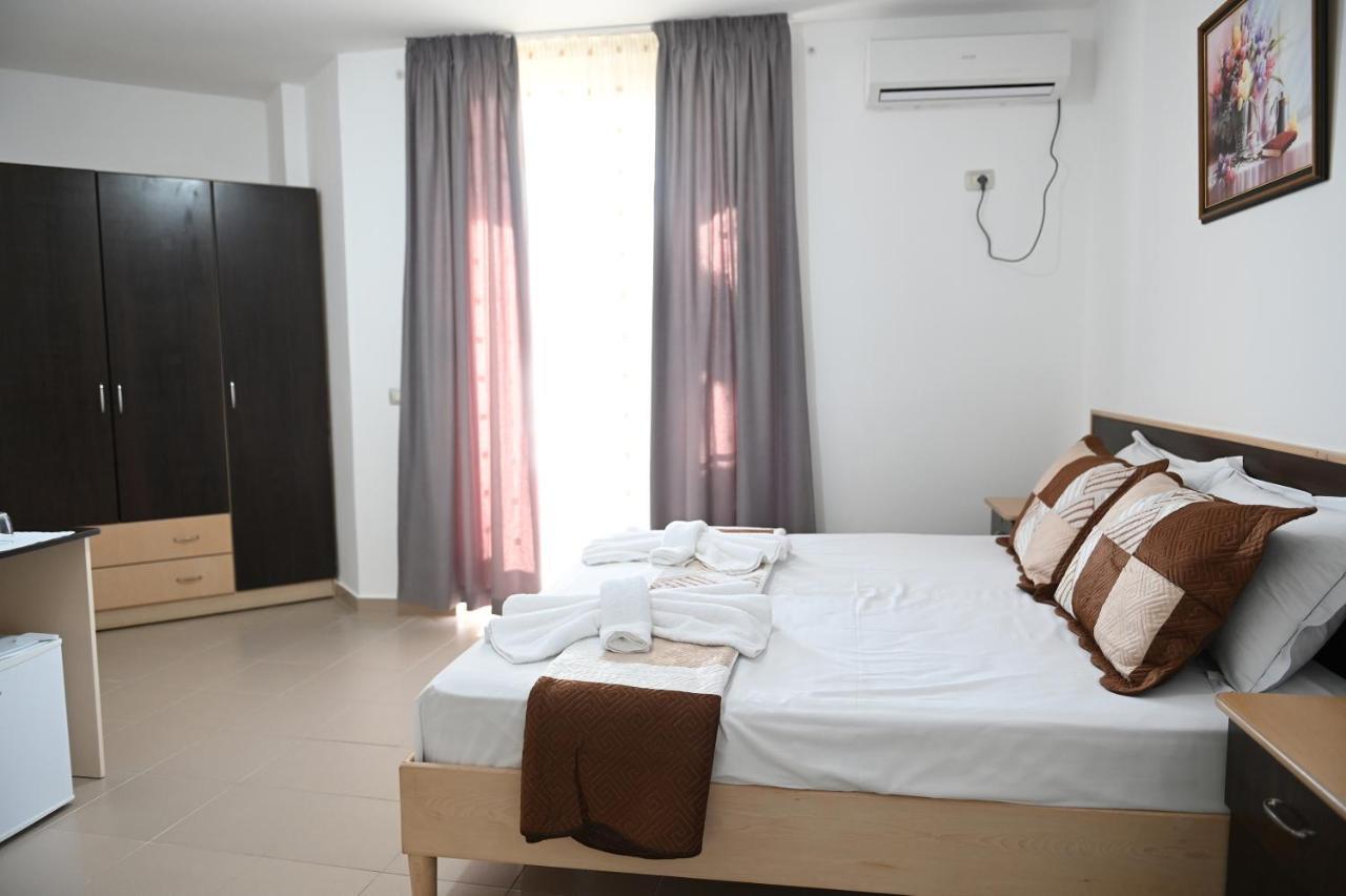 Vila Oxinn Kryemëdhej Bagian luar foto