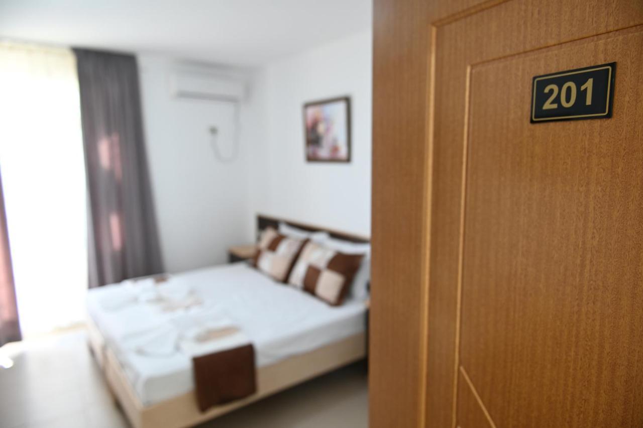 Vila Oxinn Kryemëdhej Bagian luar foto